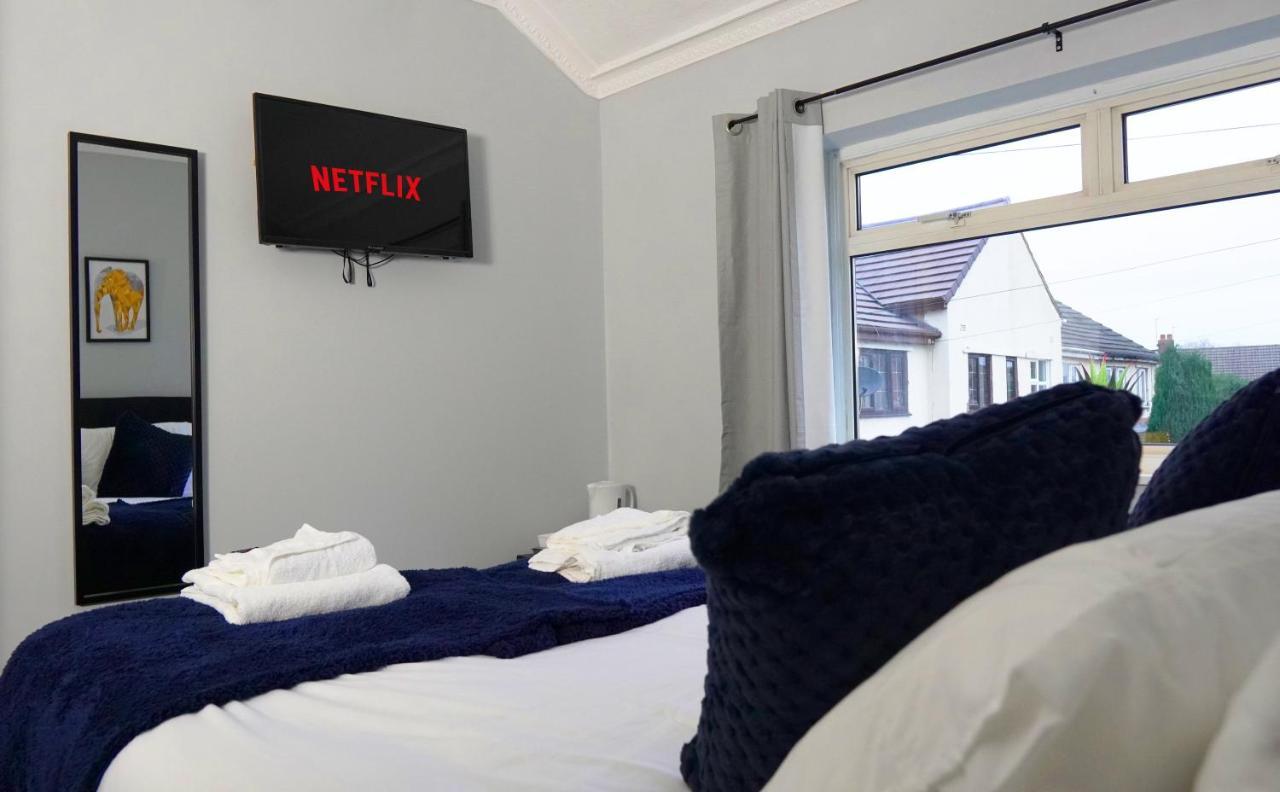 Portobello House - Four Bedroom House Perfect For Contractors - Sleeps 6 - Free Parking Wolverhampton Extérieur photo