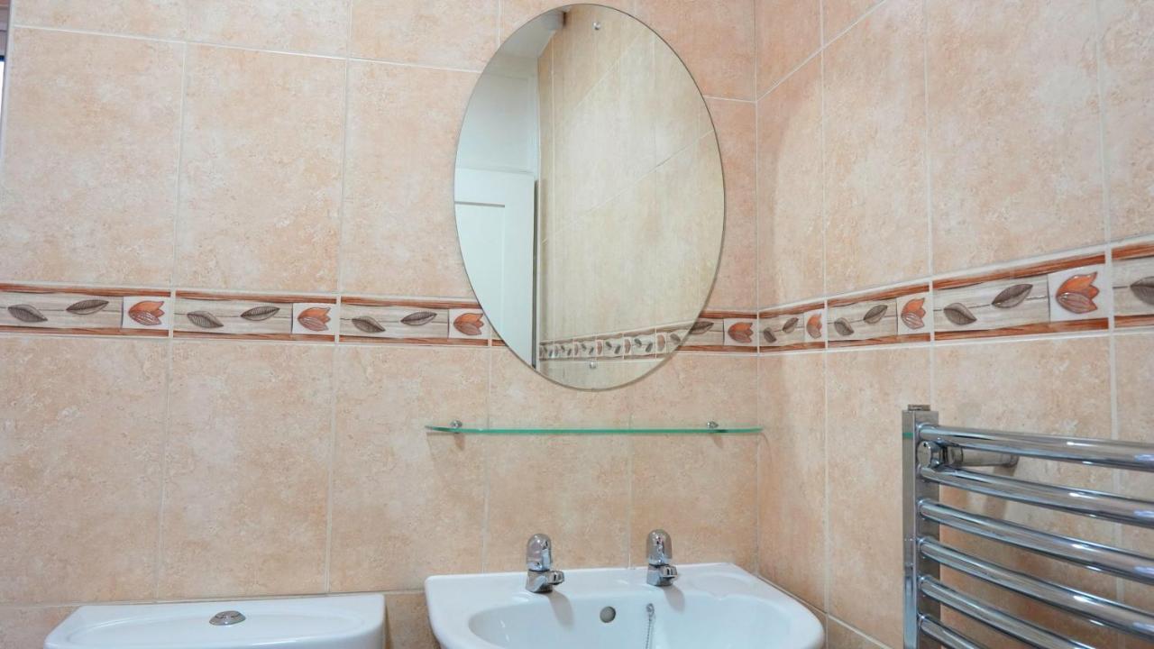 Portobello House - Four Bedroom House Perfect For Contractors - Sleeps 6 - Free Parking Wolverhampton Extérieur photo