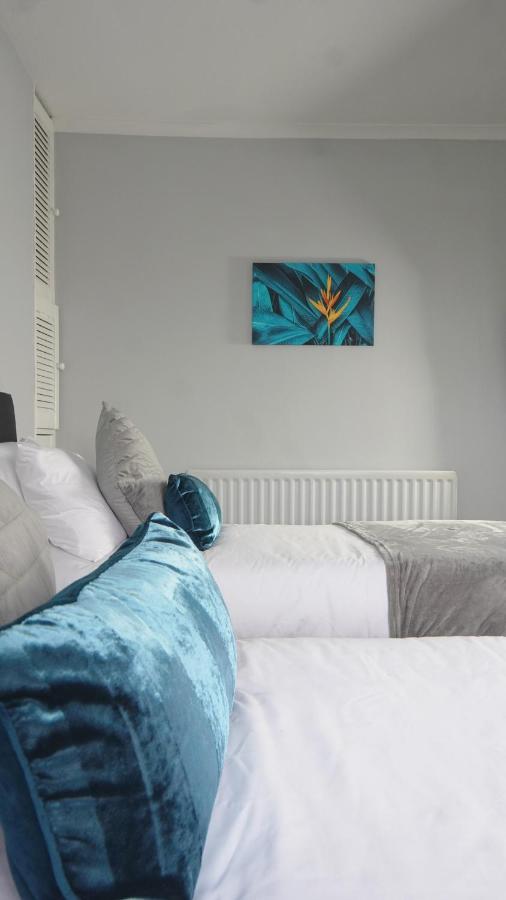 Portobello House - Four Bedroom House Perfect For Contractors - Sleeps 6 - Free Parking Wolverhampton Extérieur photo