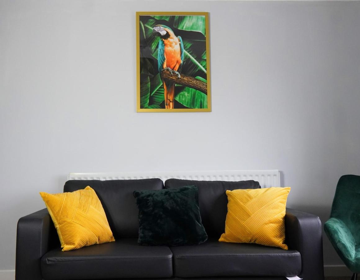Portobello House - Four Bedroom House Perfect For Contractors - Sleeps 6 - Free Parking Wolverhampton Extérieur photo