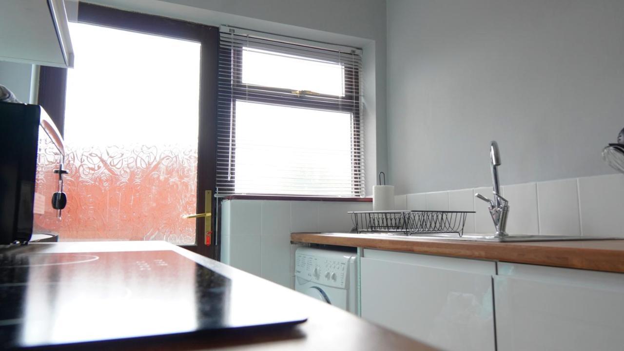 Portobello House - Four Bedroom House Perfect For Contractors - Sleeps 6 - Free Parking Wolverhampton Extérieur photo
