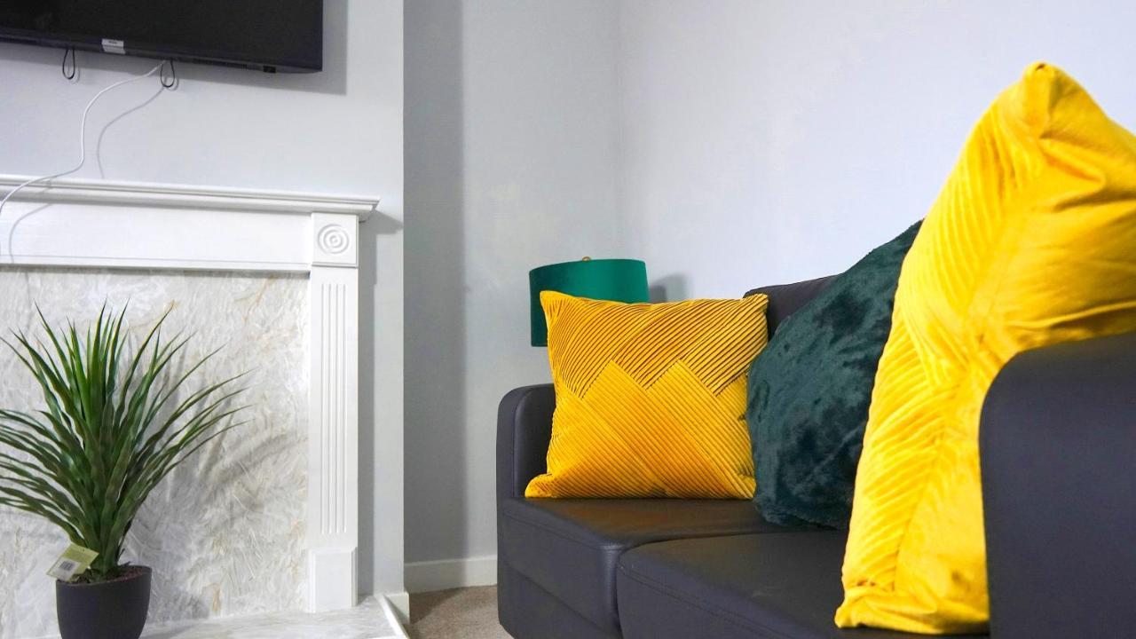 Portobello House - Four Bedroom House Perfect For Contractors - Sleeps 6 - Free Parking Wolverhampton Extérieur photo