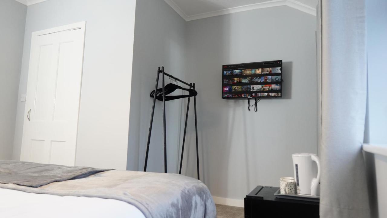 Portobello House - Four Bedroom House Perfect For Contractors - Sleeps 6 - Free Parking Wolverhampton Extérieur photo