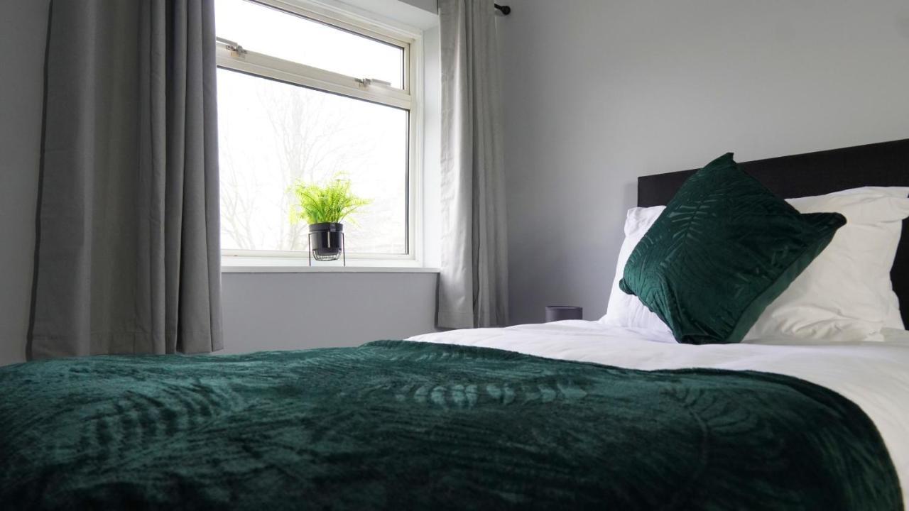 Portobello House - Four Bedroom House Perfect For Contractors - Sleeps 6 - Free Parking Wolverhampton Extérieur photo
