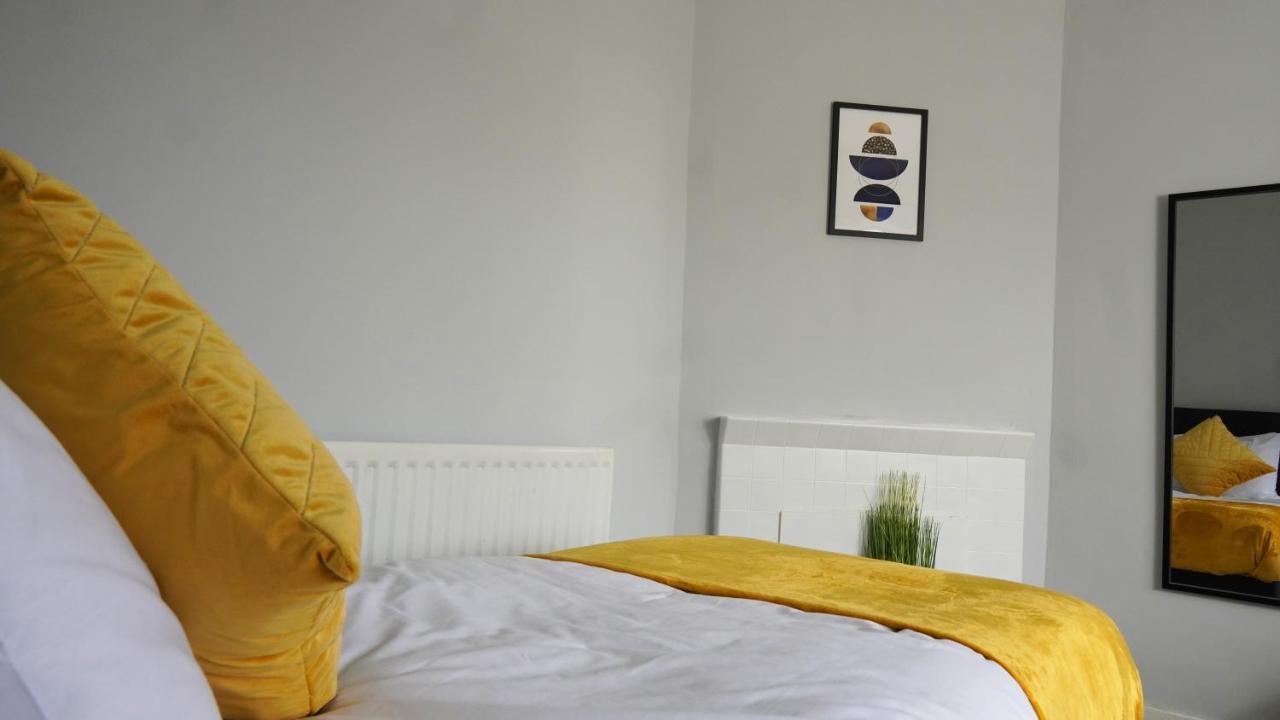 Portobello House - Four Bedroom House Perfect For Contractors - Sleeps 6 - Free Parking Wolverhampton Extérieur photo
