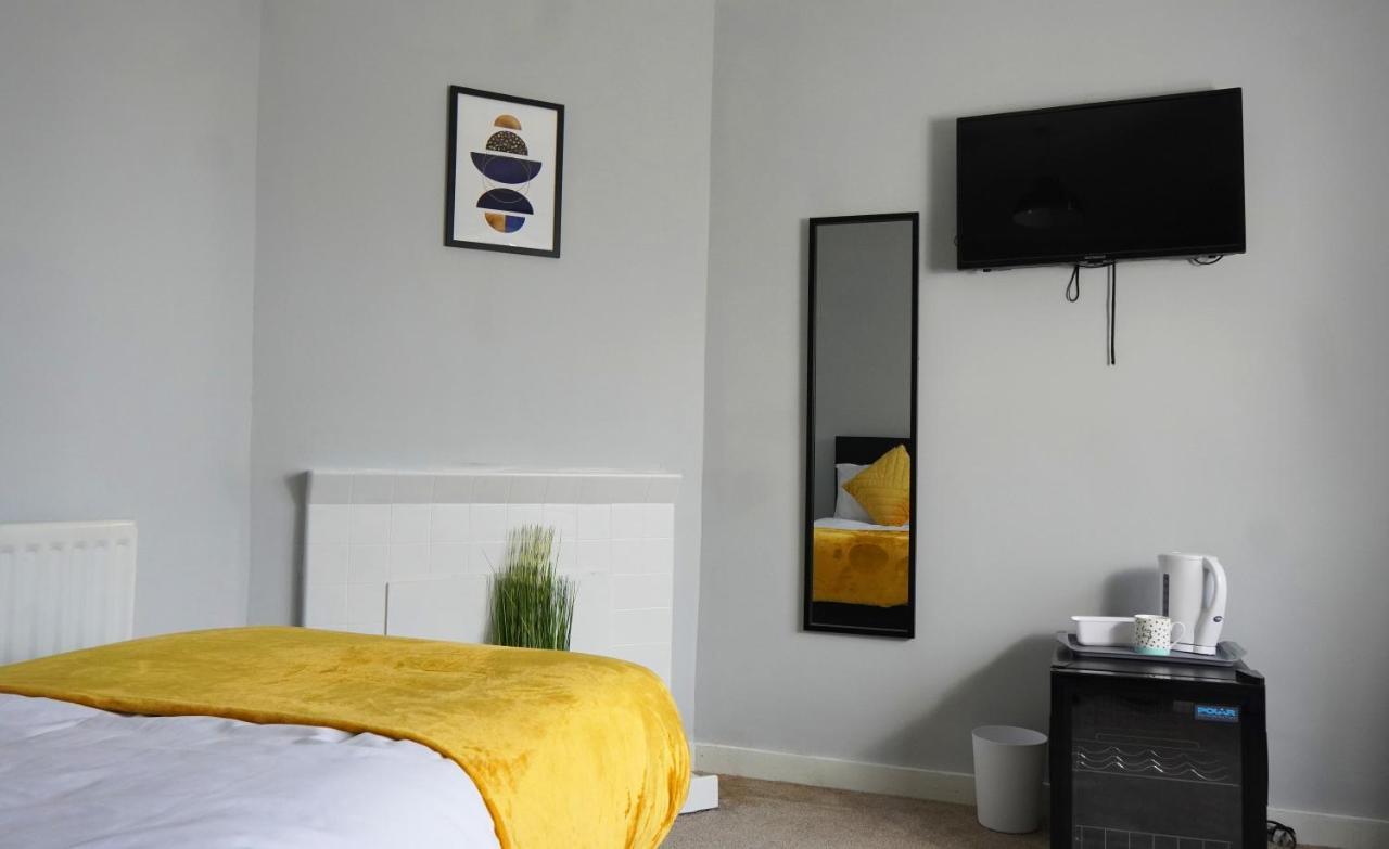 Portobello House - Four Bedroom House Perfect For Contractors - Sleeps 6 - Free Parking Wolverhampton Extérieur photo